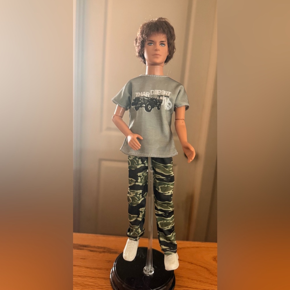 Gray Graphic T-Shirt with Camouflage Pants